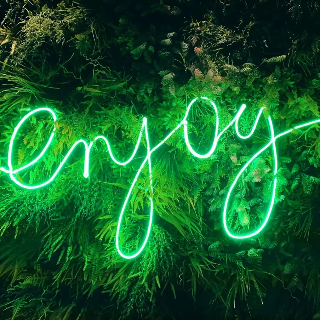 Tendencias en iluminación LED para rótulos corporativos